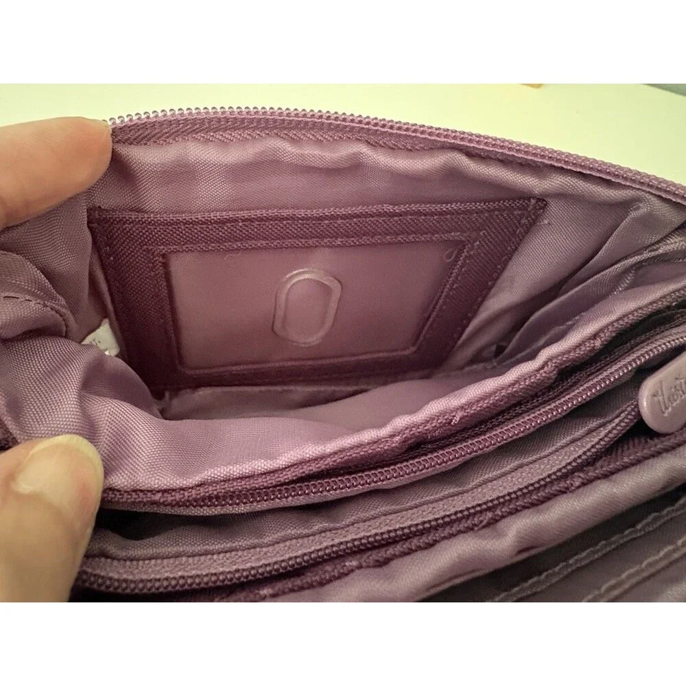 Thirty-One Quilted Very You Wristlet Wallet Plum Circles 3 Compartments Zippered